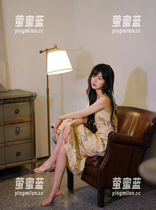 坐在沙发上刷www.17的网页，感觉像偷看直播，有种微妙的紧张感。