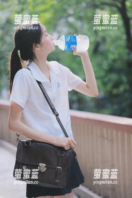 假如你今天心情不好，不如来“hl04.co”官网让八卦治愈你！