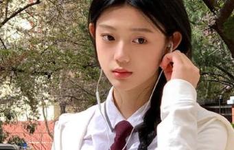 五一吃瓜的安卓推送，娜娜真是无所不在啊…你怎么看？