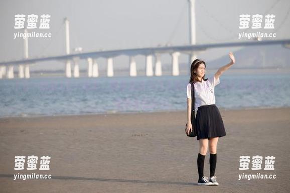 五一吃瓜 五一吃瓜,观看最新热门大瓜的时候,可以随意吃点零食安慰自己。