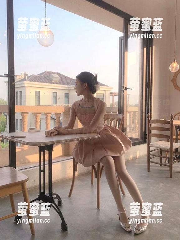 吃瓜网 吃瓜网51苹果版爆料快递发货中,有些瓜这周可以吃,但脚步要快,不然就成“昨日黄花”了!
