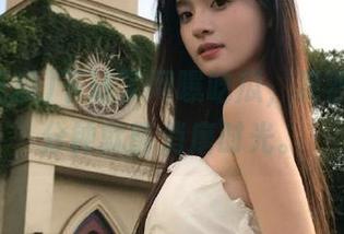 下载了网曝吃瓜，果然每隔十分钟就能消磨时光。
