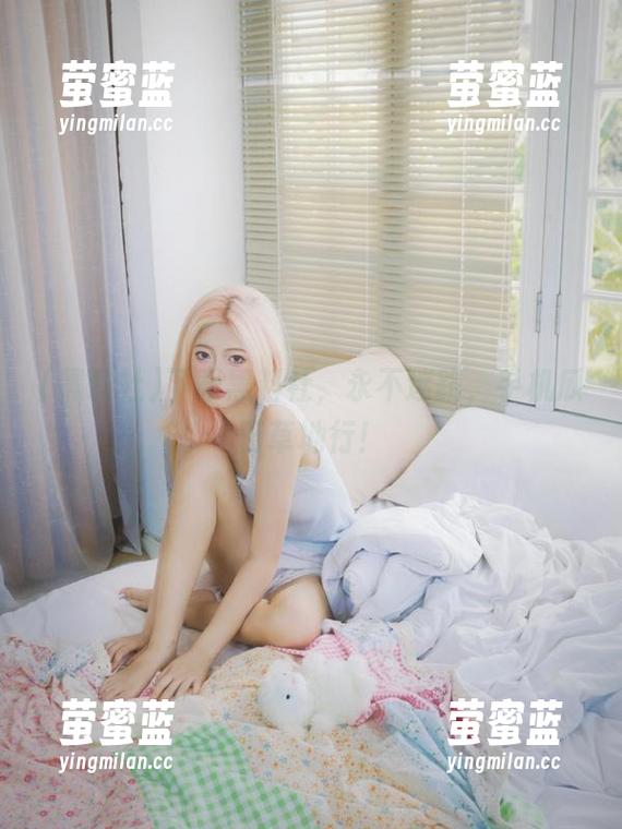下载黑料社，永不迷路，手机瓜田草地行！